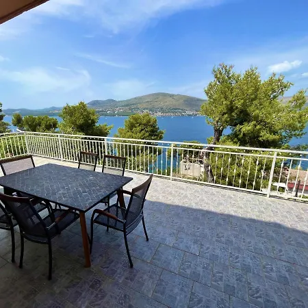 Romantic By The Sea With Panoramatic View Hébergement de vacances *