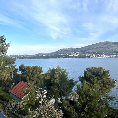 Hébergement de vacances Romantic By The Sea With Panoramatic View Donji Okrug (Ciovo)