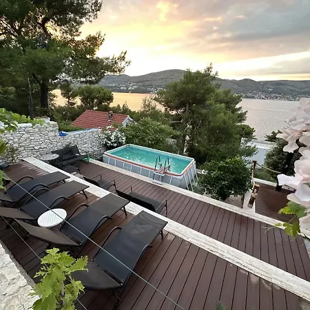 Romantic By The Sea With Panoramatic View Hébergement de vacances Donji Okrug (Ciovo)
