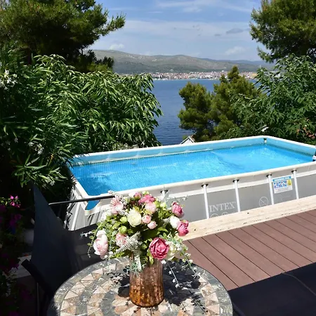 Hébergement de vacances Romantic By The Sea With Panoramatic View