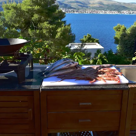 Romantic By The Sea With Panoramatic View Donji Okrug (Ciovo)