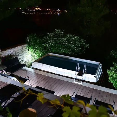 Hébergement de vacances Romantic By The Sea With Panoramatic View *