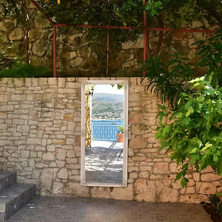Hébergement de vacances Romantic By The Sea With Panoramatic View Donji Okrug (Ciovo)